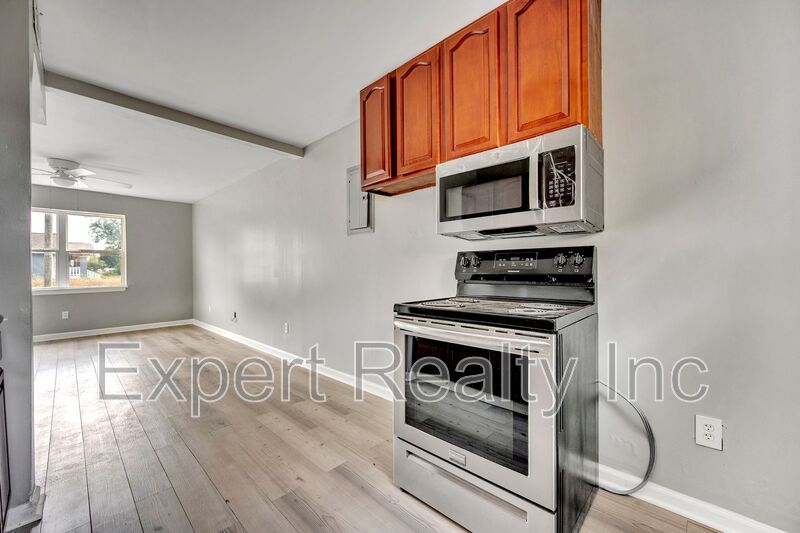 Birmingham House: 1001 21st St Ensley