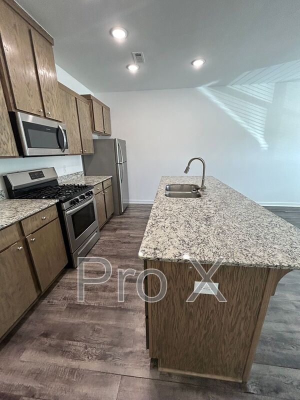 Decatur House: 636 Hidden Springs Dr.
