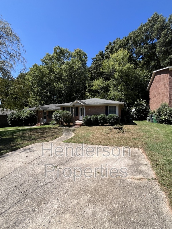 Charlotte Condo: 4811 Malibu Drive