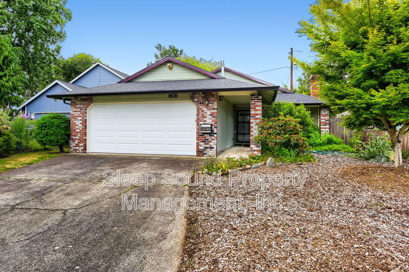 Portland House: 7634 SE Taggart Ct