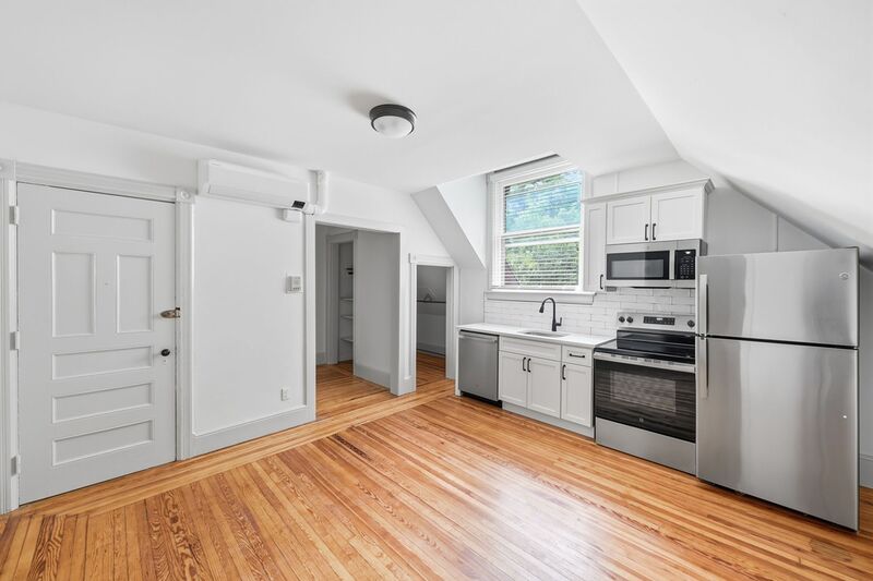 Saratoga Springs House: 245 Clinton Street