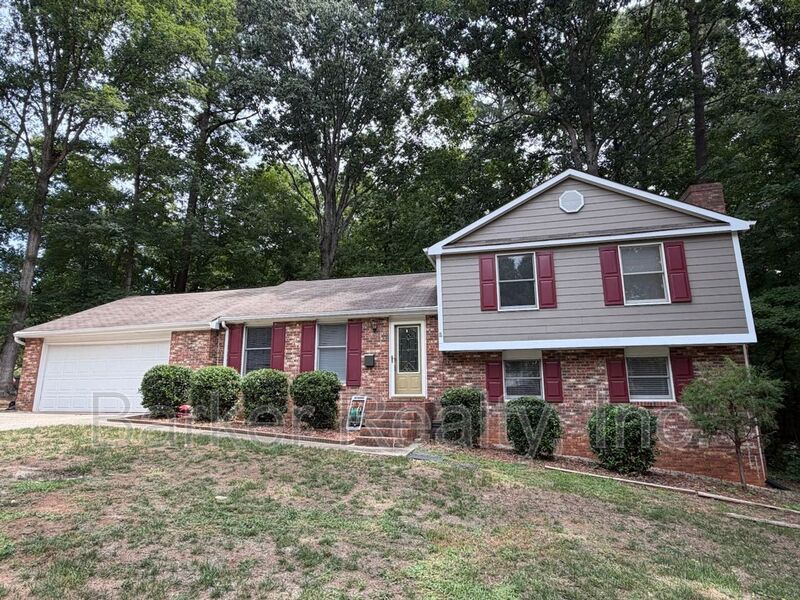 Cary House: 507 Trappers Run Drive