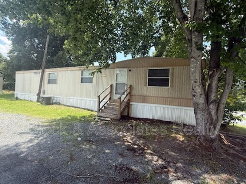 Asheboro House: 127 W Strider St