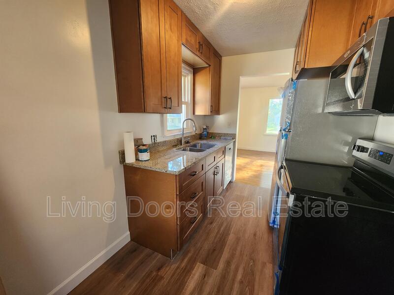 Lincoln House: 501 S 38th St