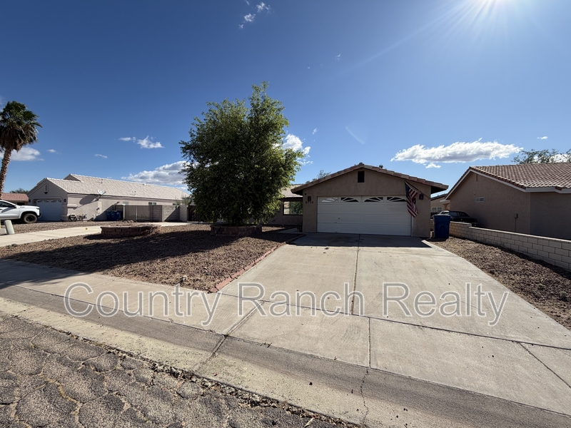 Fort Mohave House: 5718 Sunrise Drive