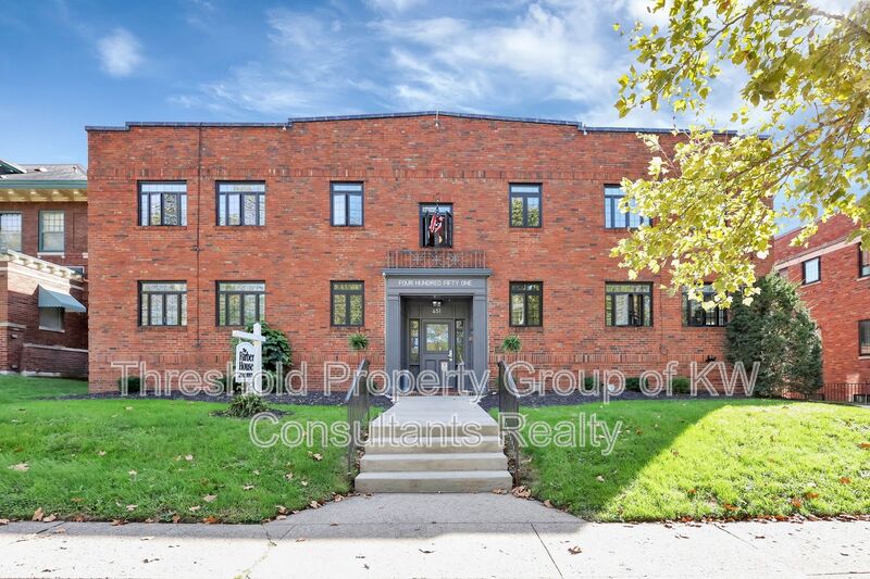 Columbus Condo: 451 East Town Street