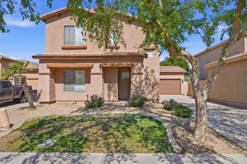 Chandler House: 534 E Bartlett Way