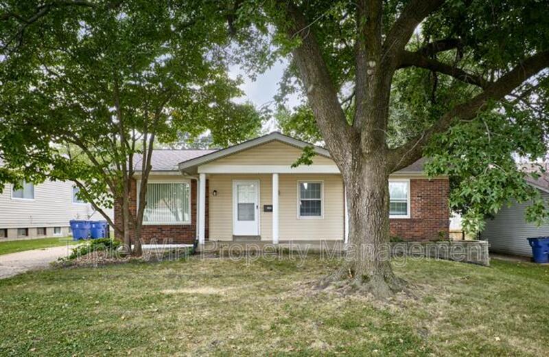 FLORISSANT House: 2400 E HUMES LN