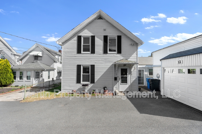 Waltham House: 12 Lowell Place