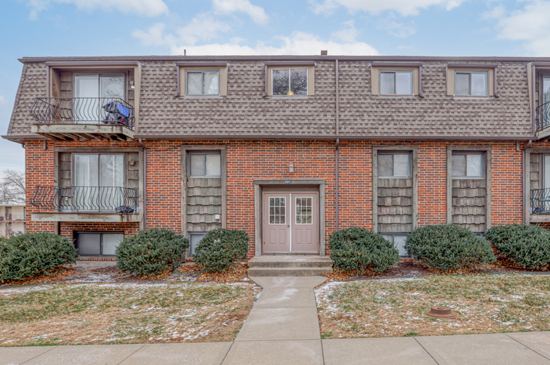 Mission Condo: 5601 W 58th St - 211