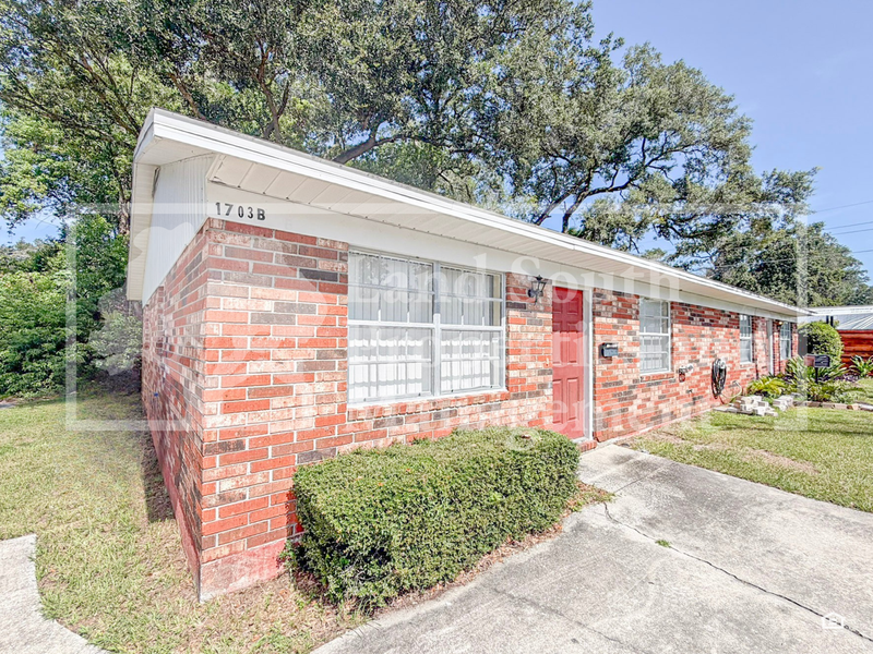 Lakeland House: 1703 B South King Avenue