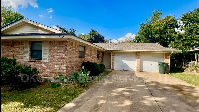 Midwest City House: 9313 Northeast Stardust Lane