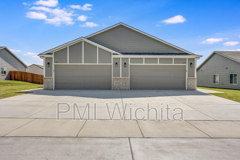 Bel Aire Condo: 5250 N Cypress Cir