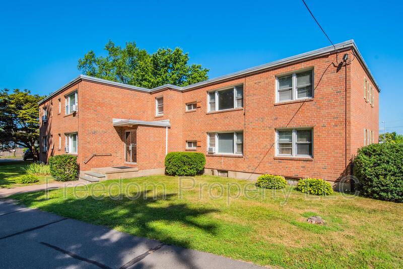 East Hartford House: 353 A Main Street