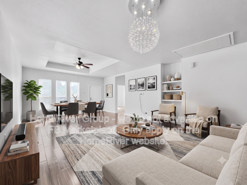 Houston House: 8135 Chateau St
