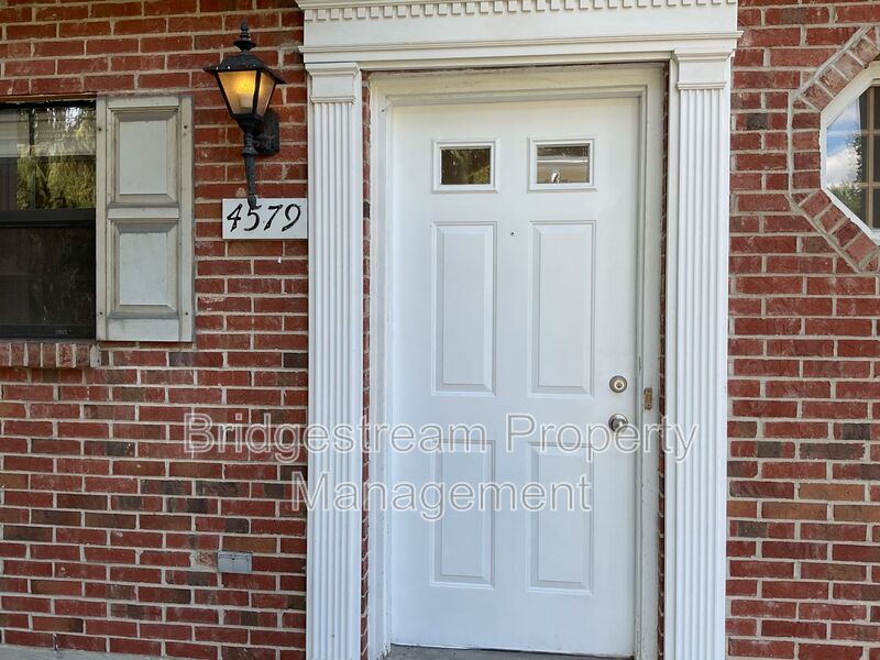 Dayton House: 4579 Burchdale St
