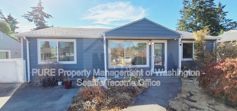 Lakewood House: 10522 Addison St SW