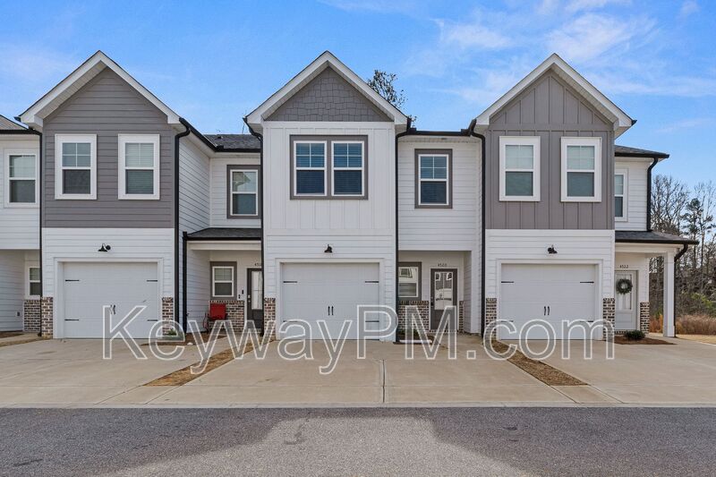 Evans Townhome: 4520 Chestnut Trail