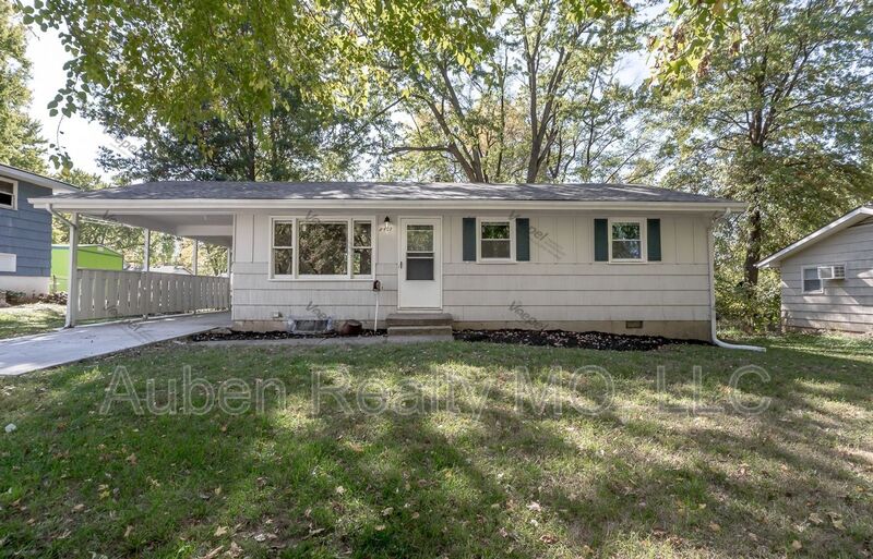 Kansas City House: 8407 E 98th Terr