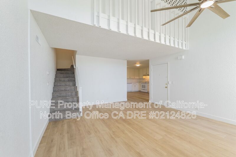 Windsor House: 9631 Old Redwood Hwy