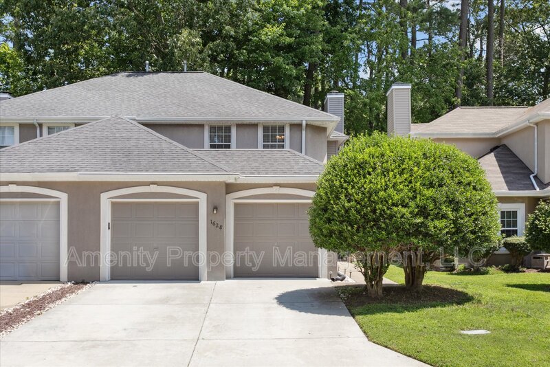 Newport News Townhome: 1628 Willow Cove