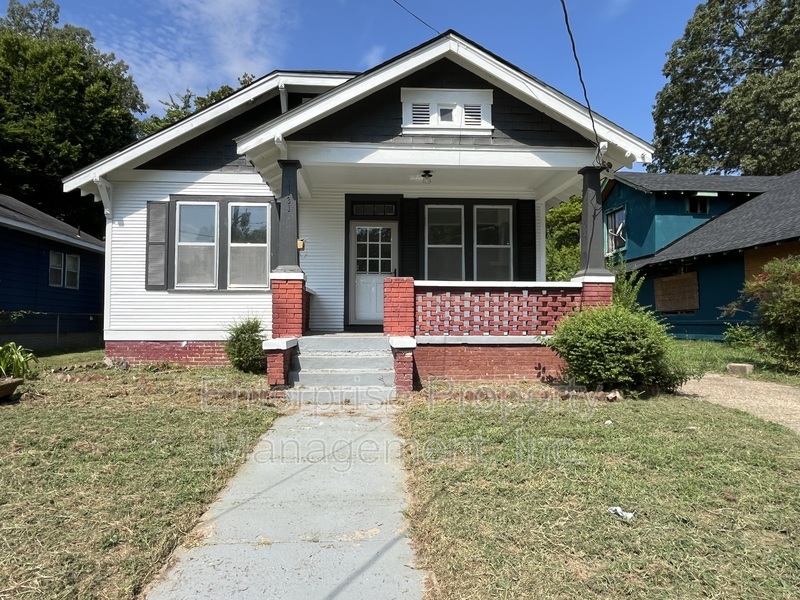 Memphis House: 1131 Rozelle St