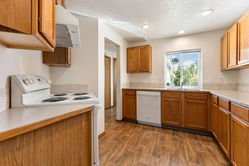 Gresham Townhome: 3947 SE 24th Terr