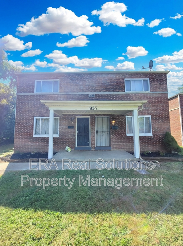 Columbus Condo: 857 Regina Ct