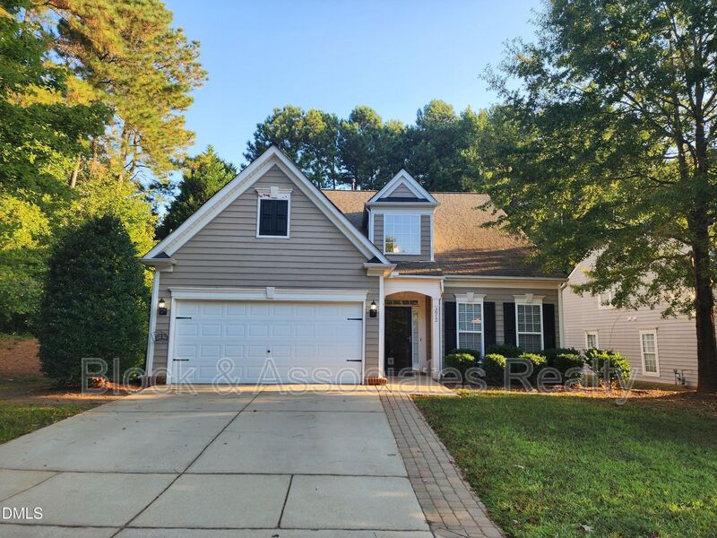 Raleigh House: 3912 Cathedral Bell