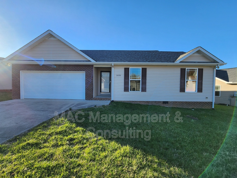 Cookeville House: 1606 Bobby Nichols Drive