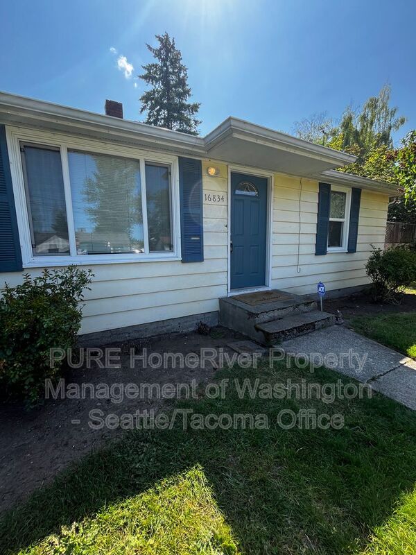 Seatac House: 16834 35th Ave S