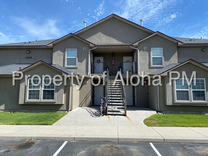 Meridian House: 1029 W. Pine Ave
