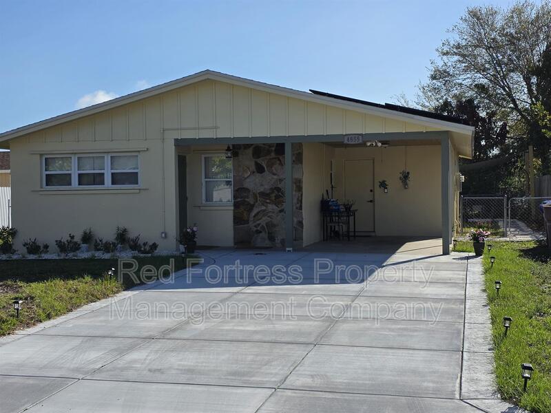 Fort Myers House: 4855 West Dr