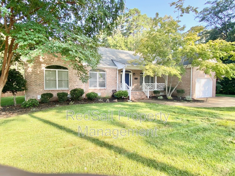 Newport News House: 809 Captain John Smith Rd