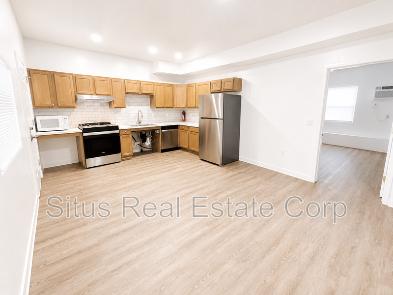 Lakewood House: 1391 Carr St.