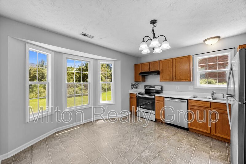 Lillington House: 450 Main Street