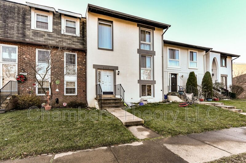Springfield House: 8088 Edinburgh Dr