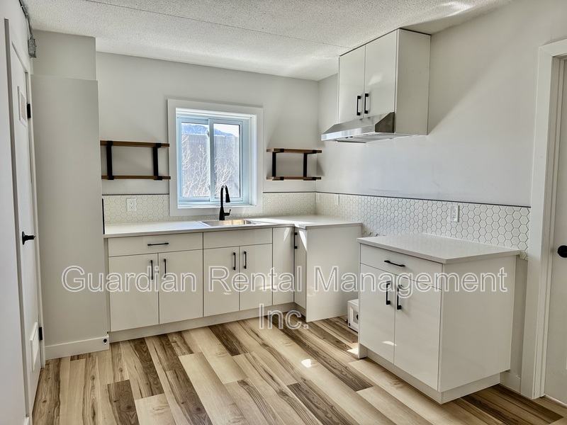 Thunder Bay Condo: 141 A Frederica Street West