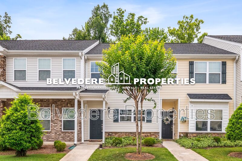 Greensboro House: 105 Sommerwall Place