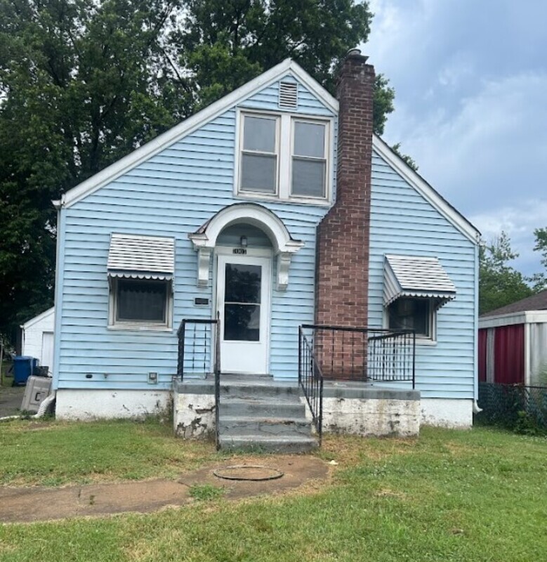 Saint Louis House: 7007 Myron Ave