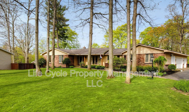 Hudsonville Condo: 4395 Shady Oak Court - 1