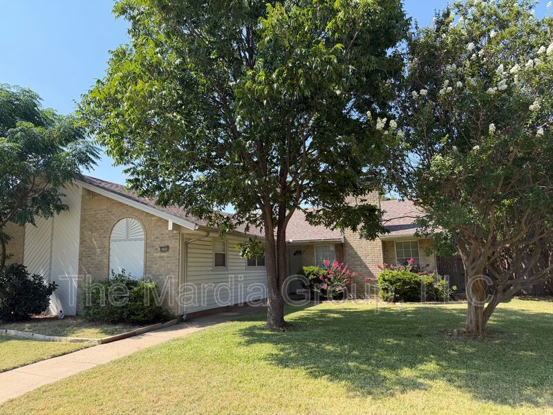 Plano House: 3609 Westview Lane