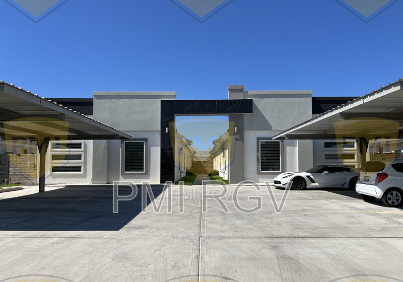 Pharr Condo: 805 W Garrison Dr