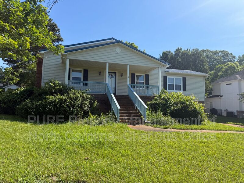 Huntersville House: 7201 Gilead Rd