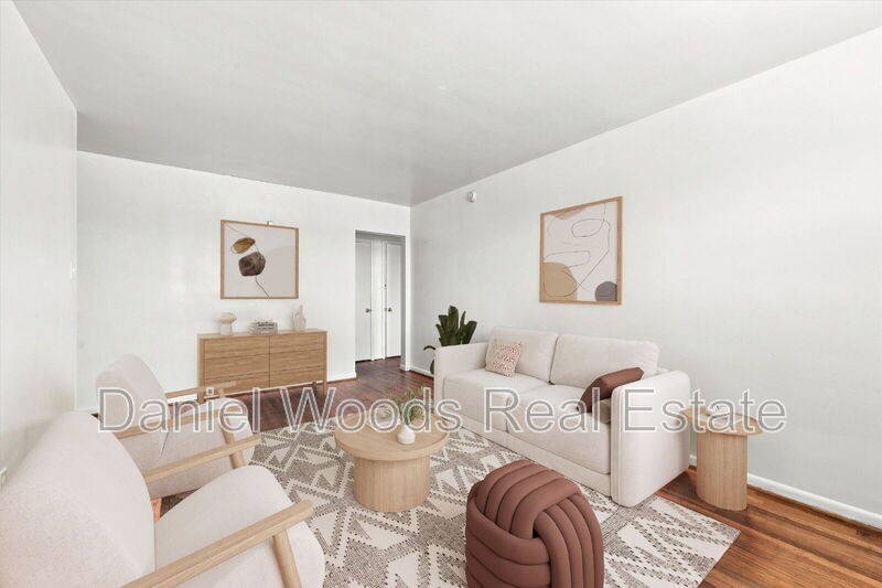 Chester Condo: 900 Booth St