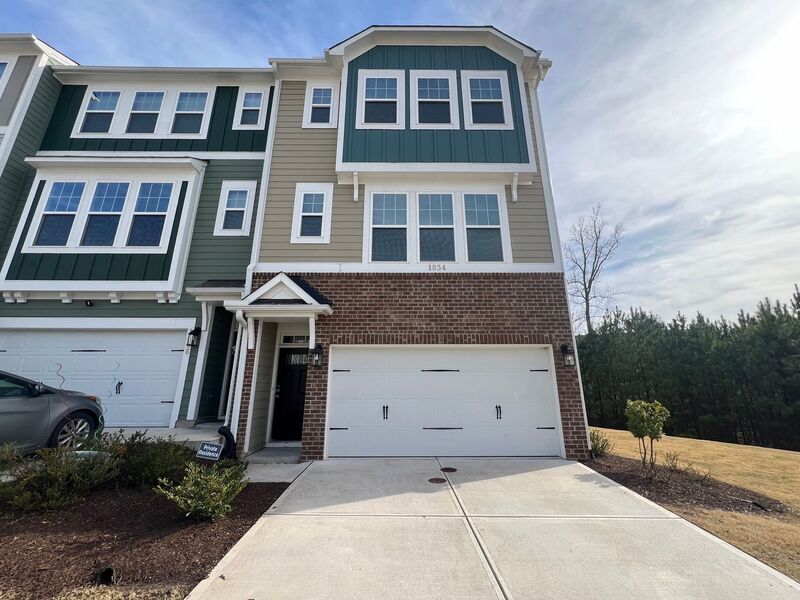 Durham Townhome: 1034 Manorhaven Dr