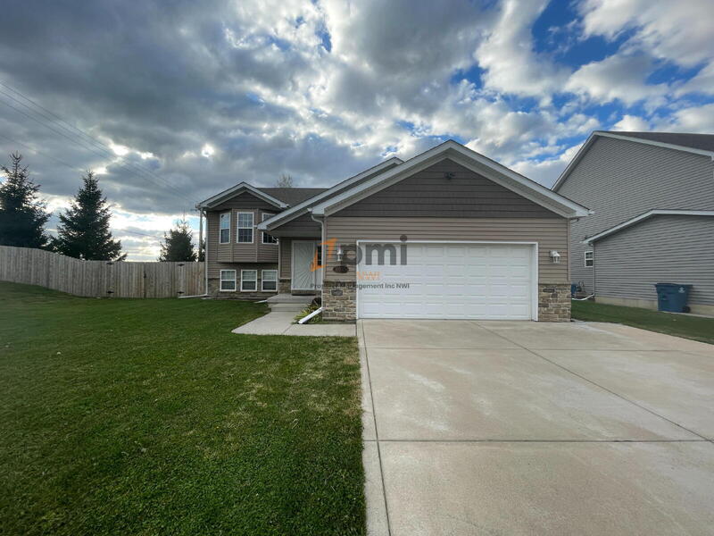 Crown Point House: 10880 Mississippi Street