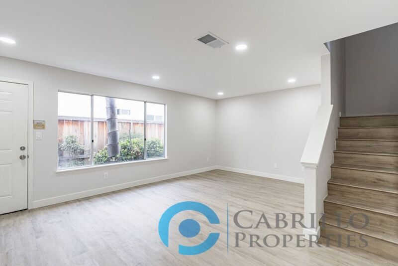 San Diego Condo: 4776 Bancroft Street