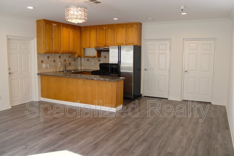 Los Angeles House: 1827 1/2 Hill Drive