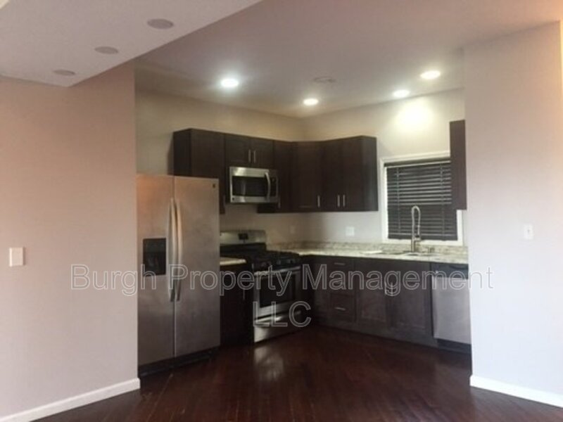 Pittsburgh House: 6 Regina St